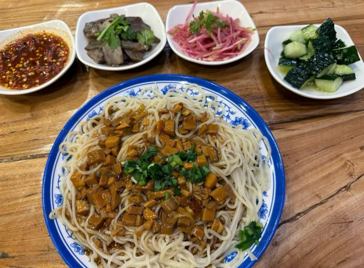 黄面套餐 图源 食游记@美团