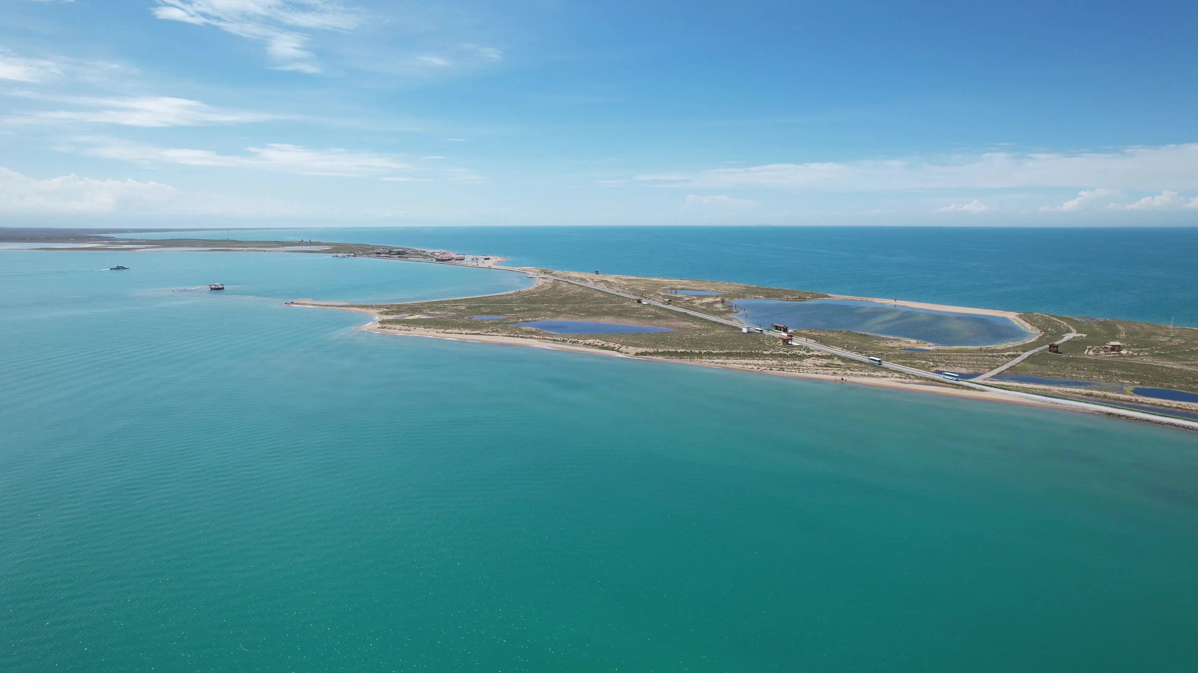 青海湖半岛东侧中部