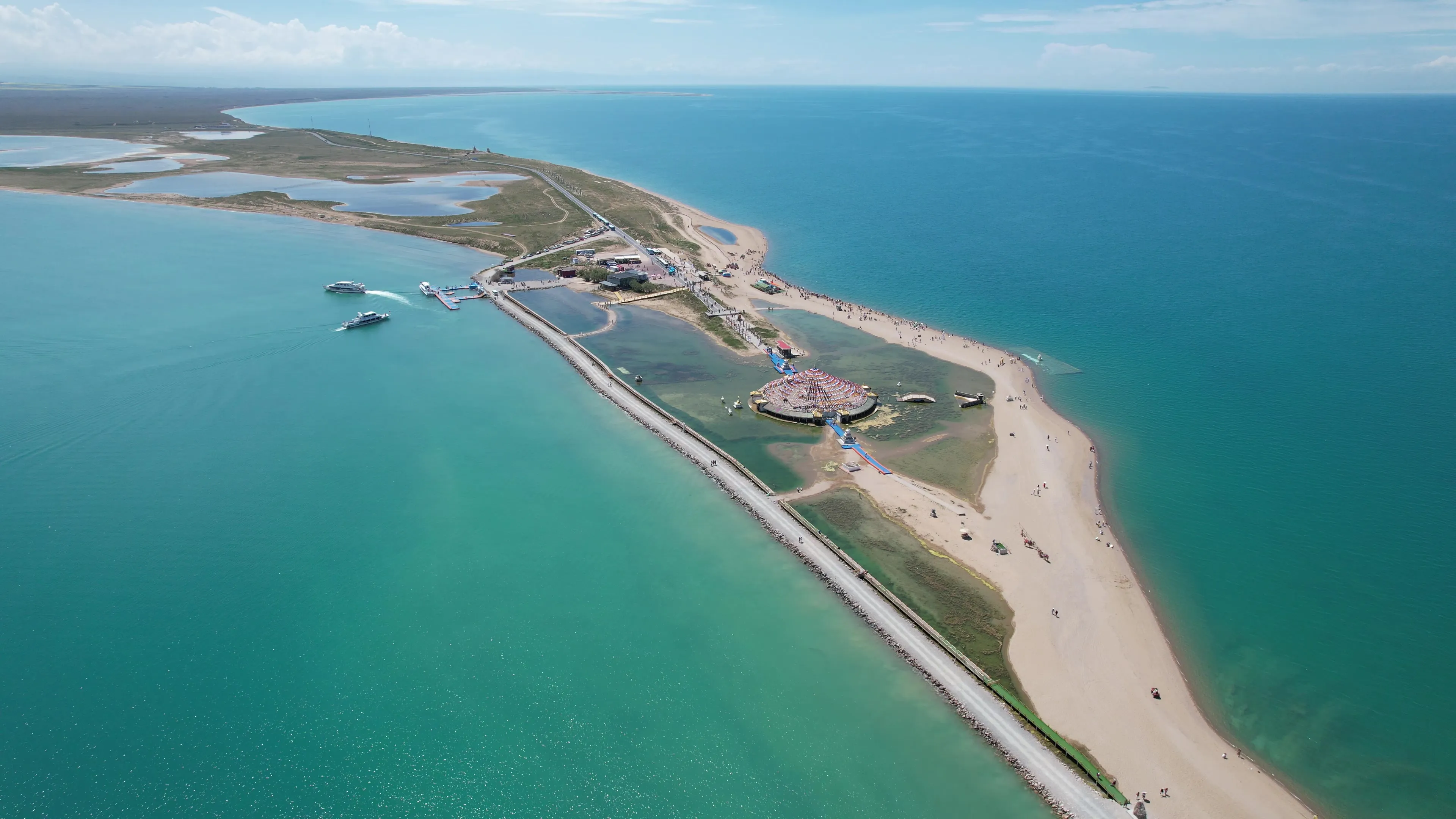 青海湖半岛东侧中部