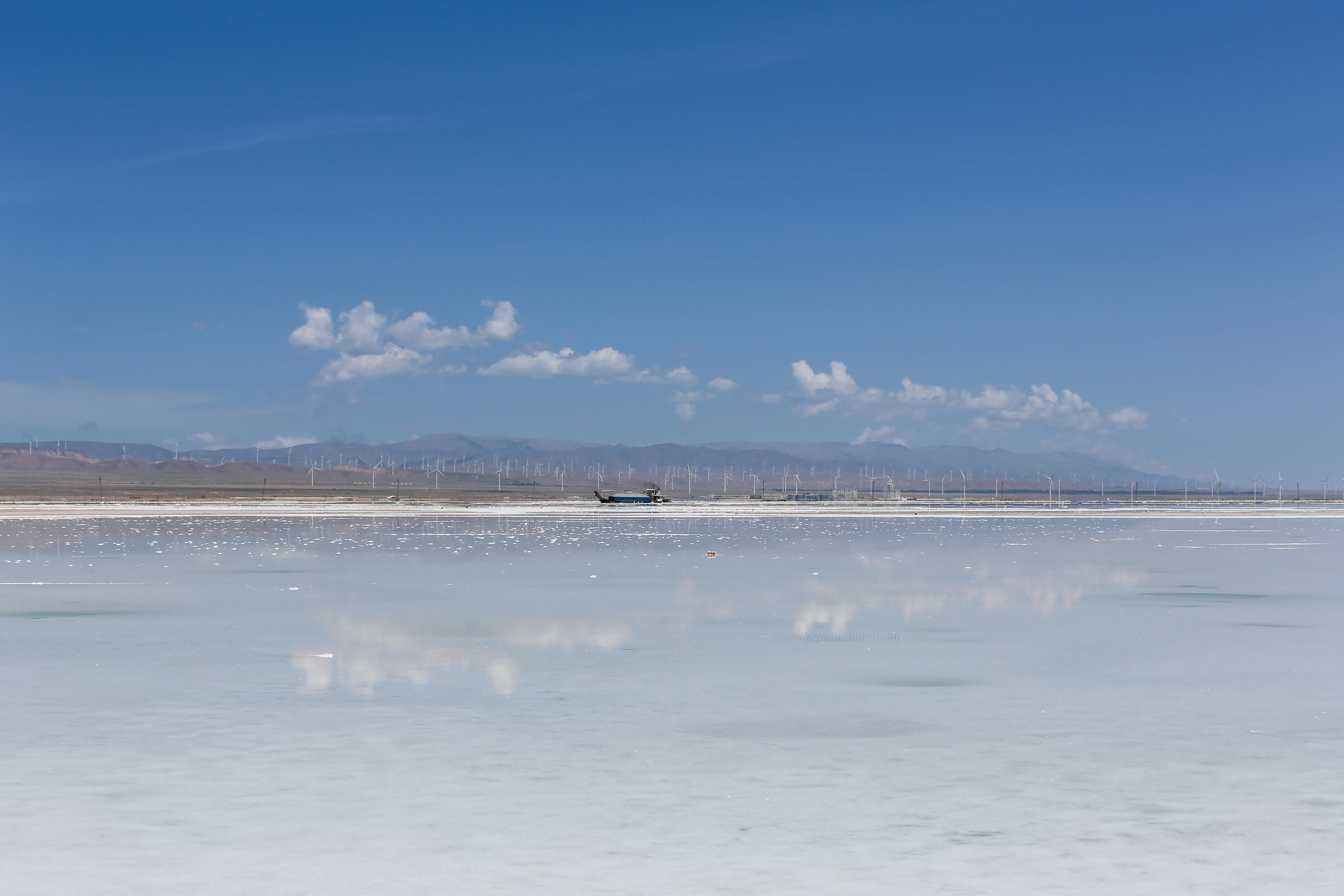盐湖&盐场&风电机
