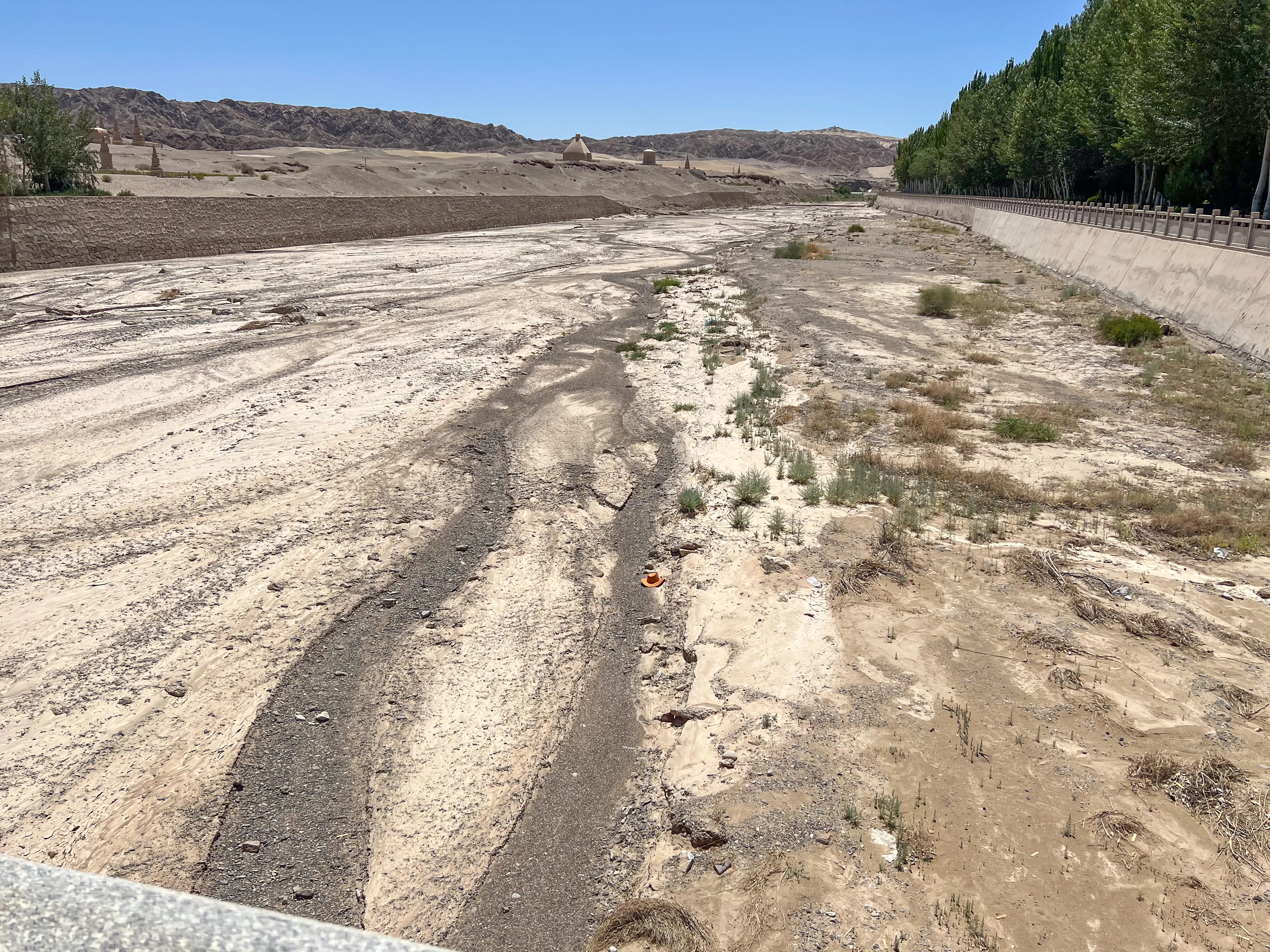 已经干涸的宕泉河