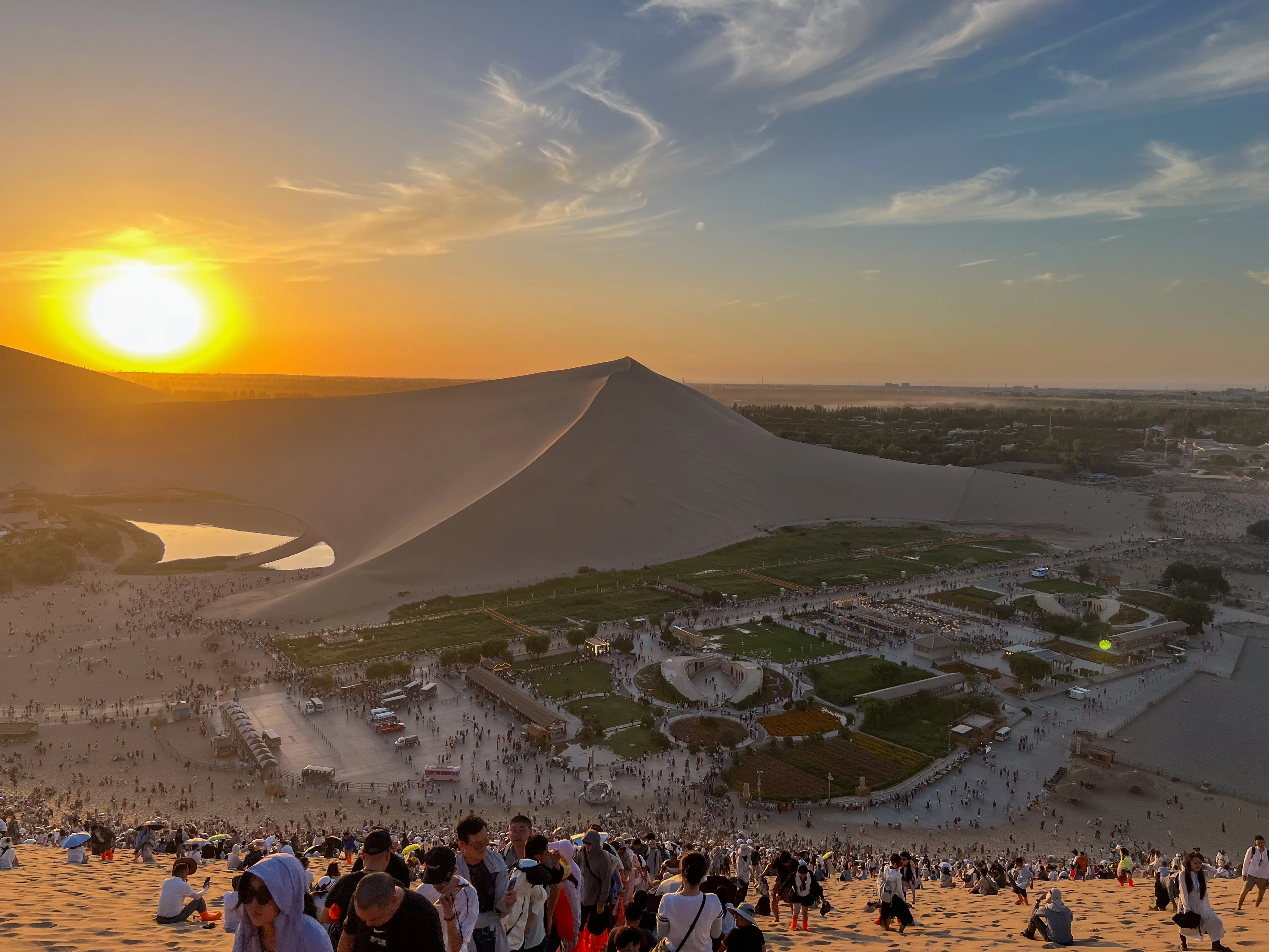 登山途中休息顺便拍照